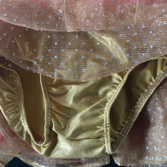 Child small bright pink and gold costume - Picture 4 of 6